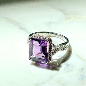 Amethyst & lab grown sapphire ring. Never worn stunning new beautiful
